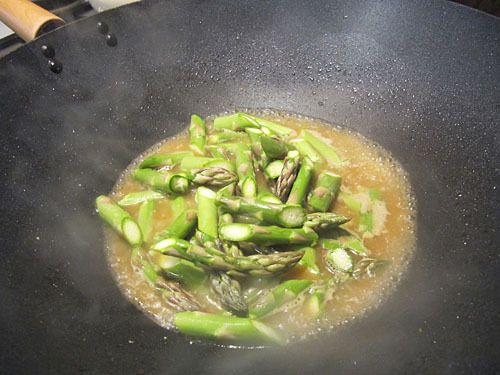 Chicken Stirfry with Asparagus & Almonds