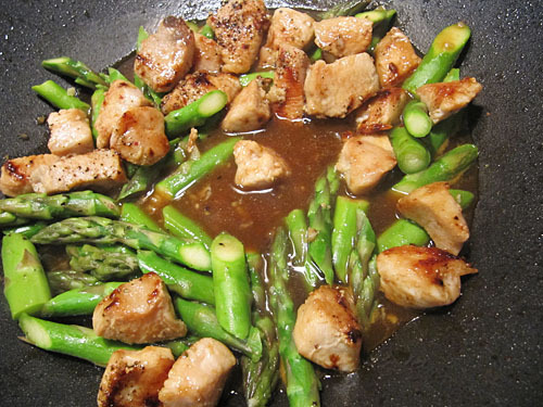 Chicken Stirfry with Asparagus & Almonds