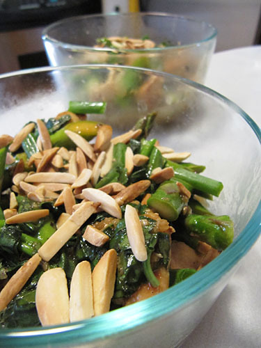 Chicken Stirfry with Asparagus & Almonds