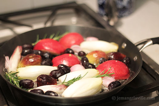 Apples, Endive and Grapes