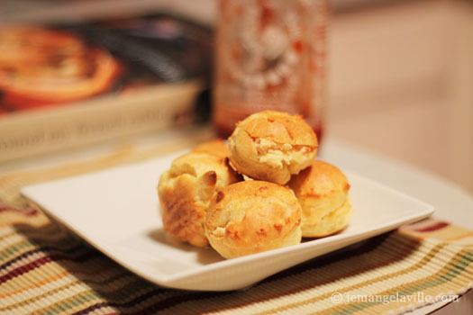 Sriracha-Cheddar Mini Puffs