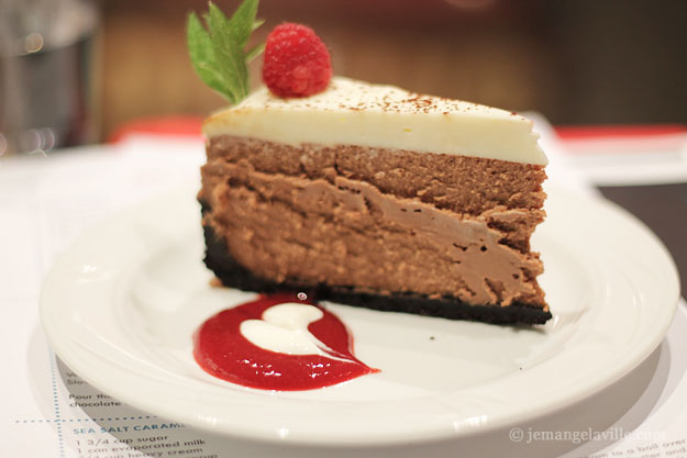 Valentine's Day Dessert: Sour Cream Raspberry Chambord Cheesecake