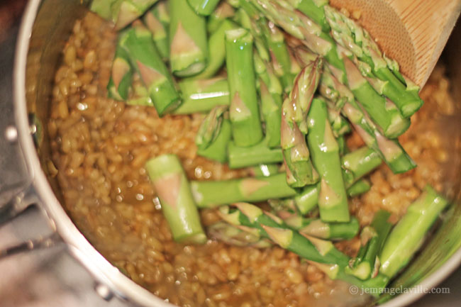 Freekeh with Green Onion Sauce, Toasted Walnuts, Asparagus and Tuna